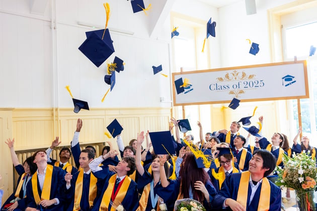 IS_Graduation_2025_222_3V9A2553